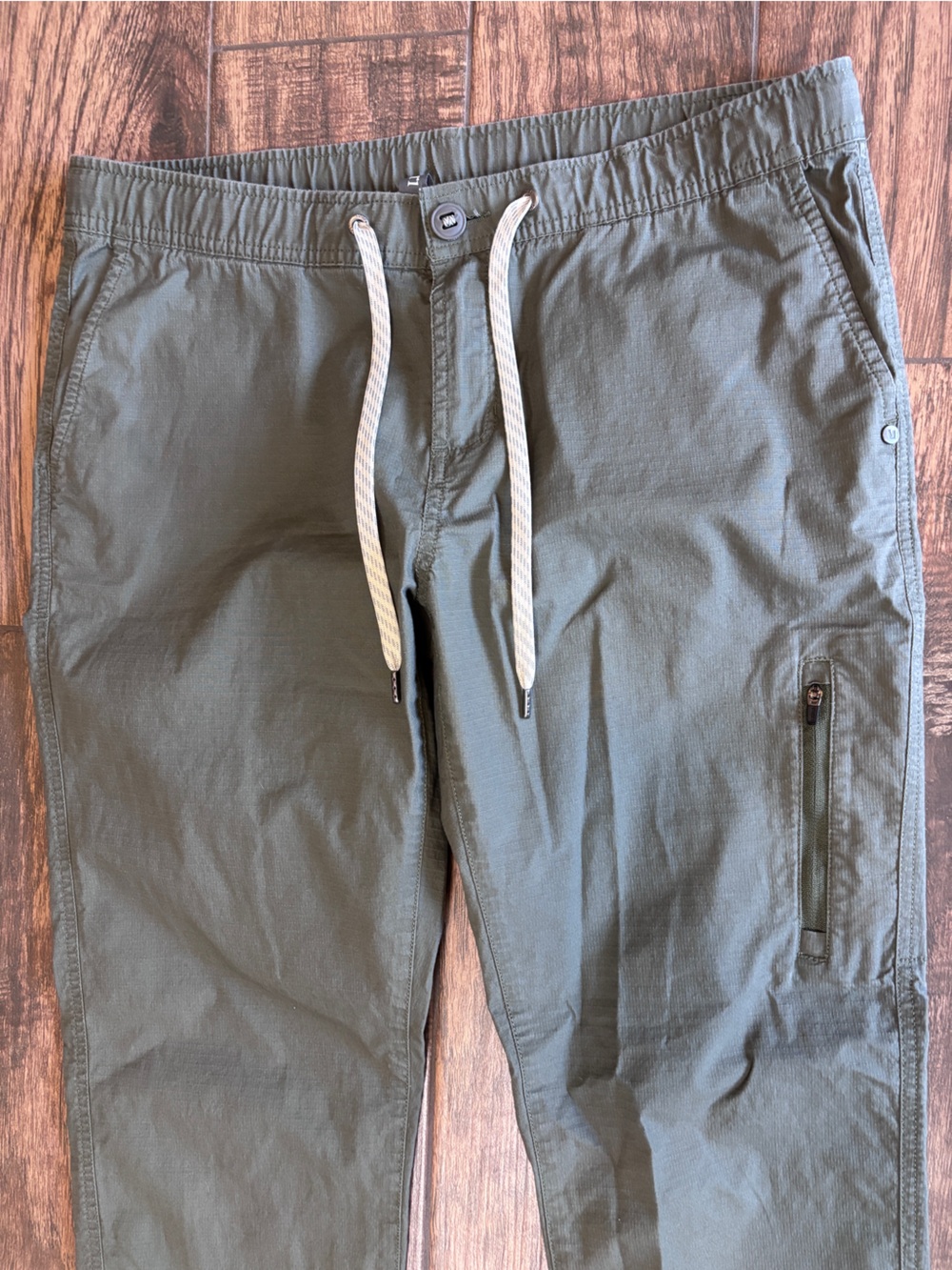 Vuori Olive Ripstop Drawstring Pant - Picture 2 of 6